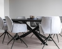 Ovale eikenhouten eettafel Gap. Mood #95 stoelen in juke - pearl.