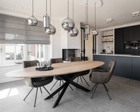 ovale-gap-met-seattle-stoelen3