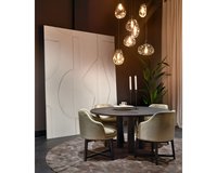 Ronde eettafel eikenhout met onderstel Pippa in black smoke intense | Table du Sud 