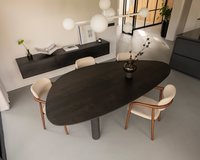kiezelvormige-eiken-tafel-met-pippa2
