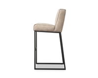 Lara-barkruk-zij-scaled