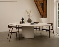 Betonnen-eettafel-Betram-met-Mula-stoelen-2---kopie