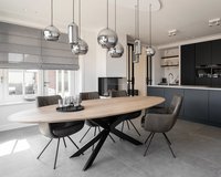 ovale-gap-met-seattle-stoelen3