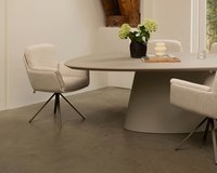 Fenix-Eqone-met-Plume-stoelen-17