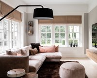 Pastille pouf 70 cm in LSA vintage velvet oatmeal en Jacky bank in Adore - liver.