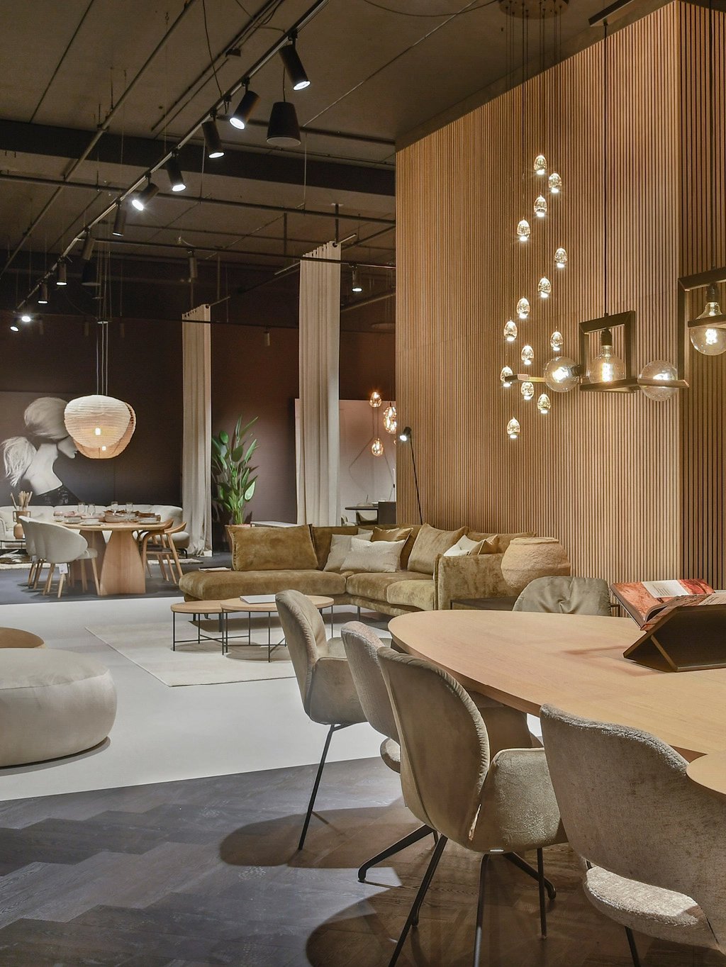 showroom - tablet