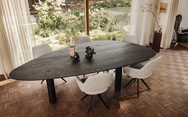 Woontrends 2024 notenhouten eettafel | Table du Sud