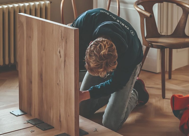 levering-montage-eikenhouten-eettafel-carree