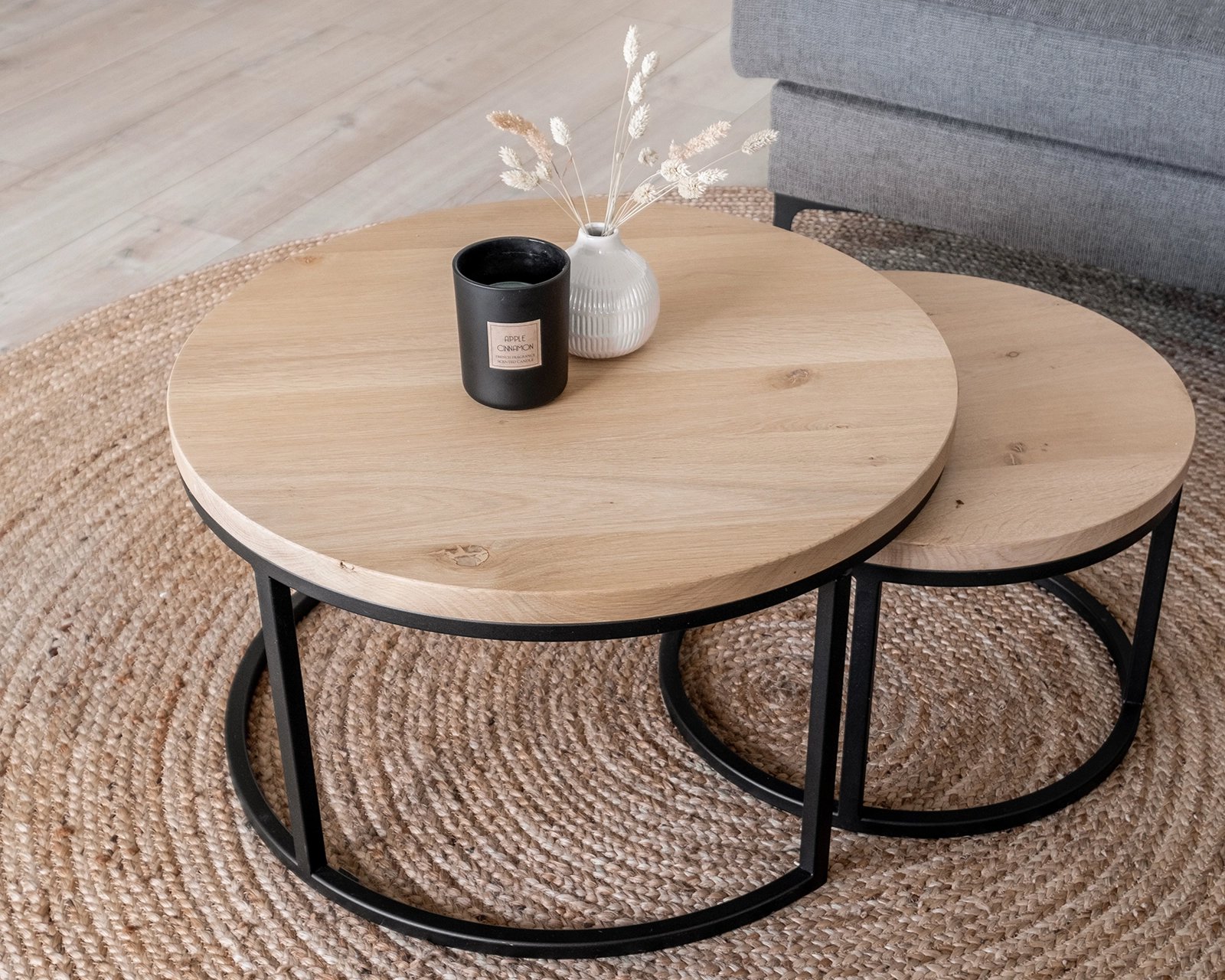 Round oak coffee table Rondeaux