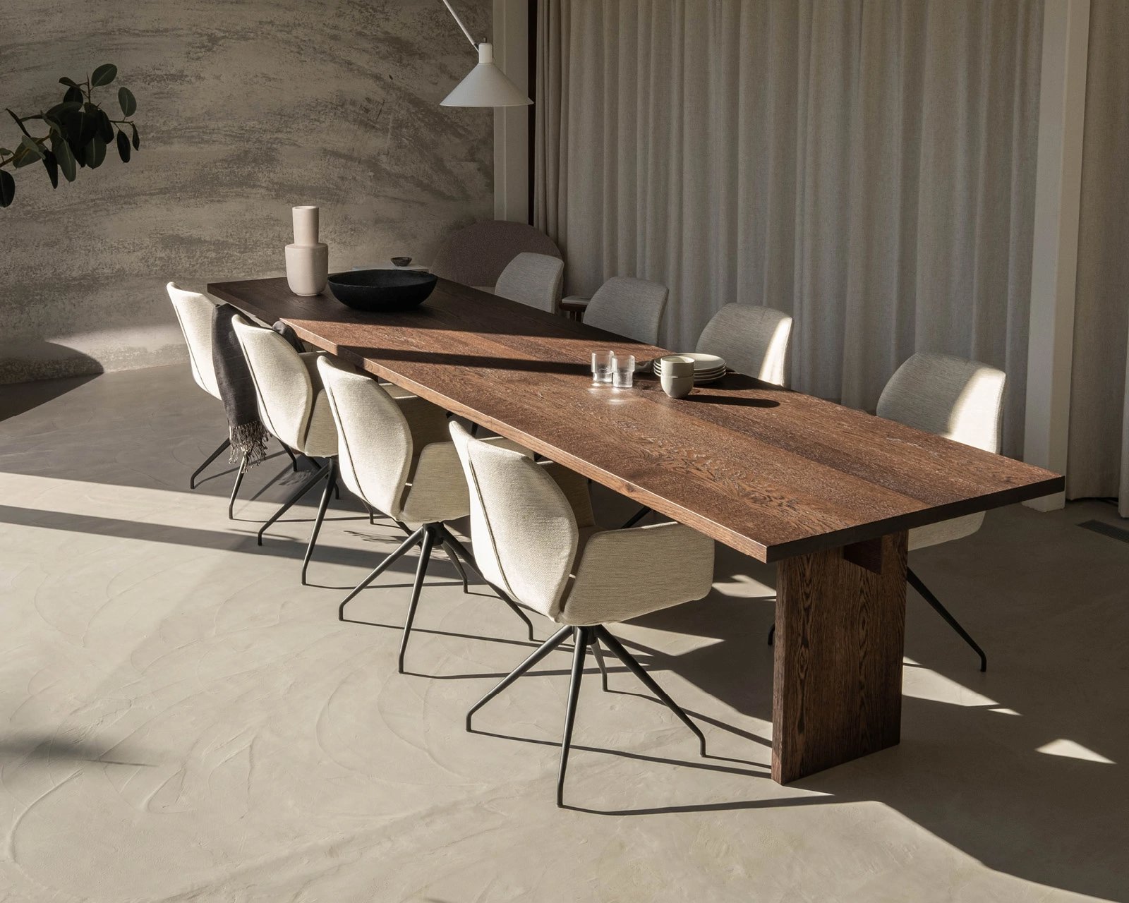 Table du Sud x Anne Claus dining table