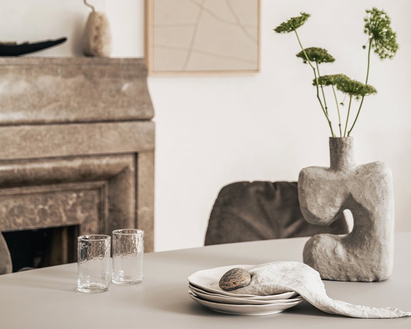 Pebble shaped Fenix elegance dining table Ozu