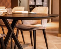 Oval oak dining table Mads