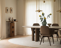 ovale-fenix-unicolor-pip-tafel-lotus-stoelen3