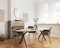 Ovale Fenix elegance eettafel Lachaud in beige arizone met de Mood #95 stoelen in materiaal Juke.